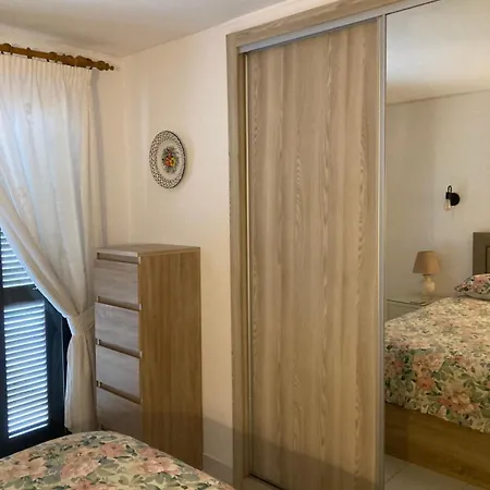 Lecomer Apartment *
