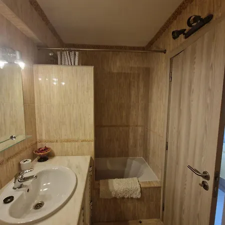 Lecomer Apartment