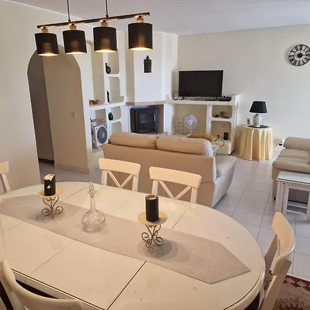 Apartment Lecomer